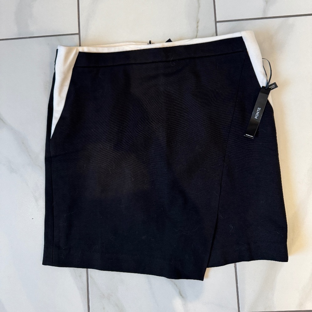 NWT White House Black Market Ponte Colorblock Mini Skirt – Size 10 🖤🤍